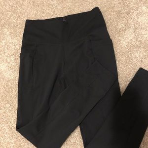 Apana black ankle yoga pants with pockets